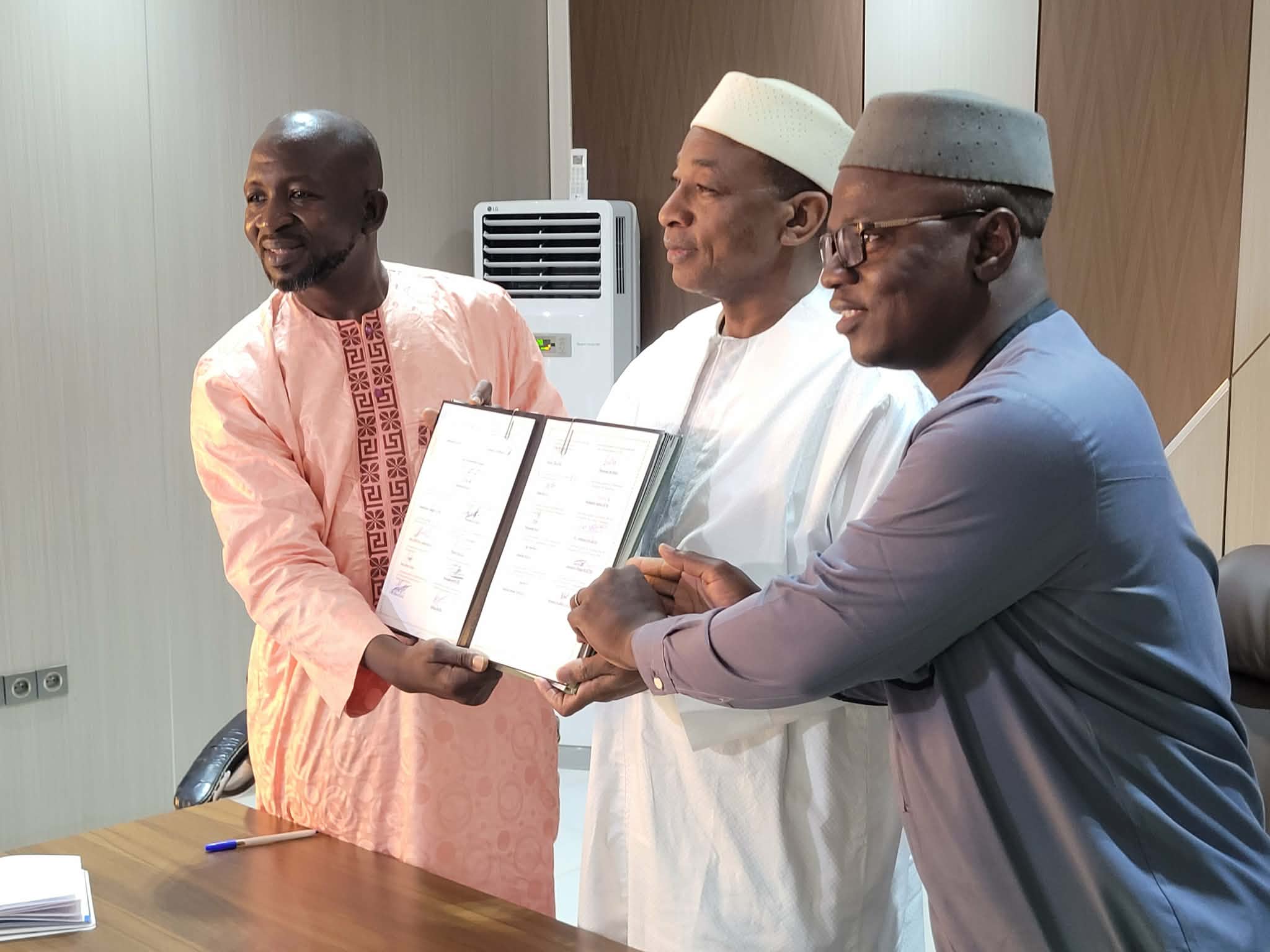 Le Syndicat des Médecins du Mali signe le Pacte de Stabilité Sociale et de Croissance